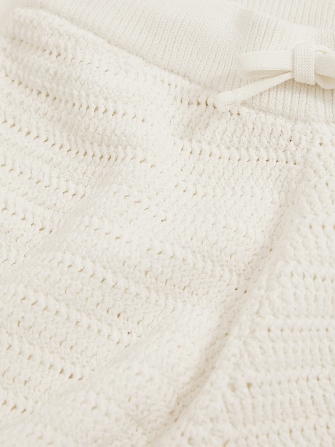Reiss 9-13 yrs McLaren F1 Team Crochet Shorts in Off White/Orange