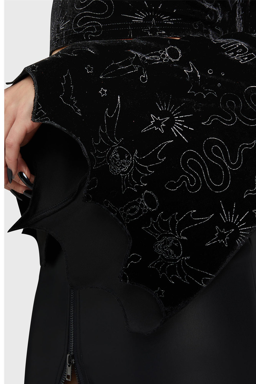 Yours Cruelly Bat Sleeve Top Killstar / Womens