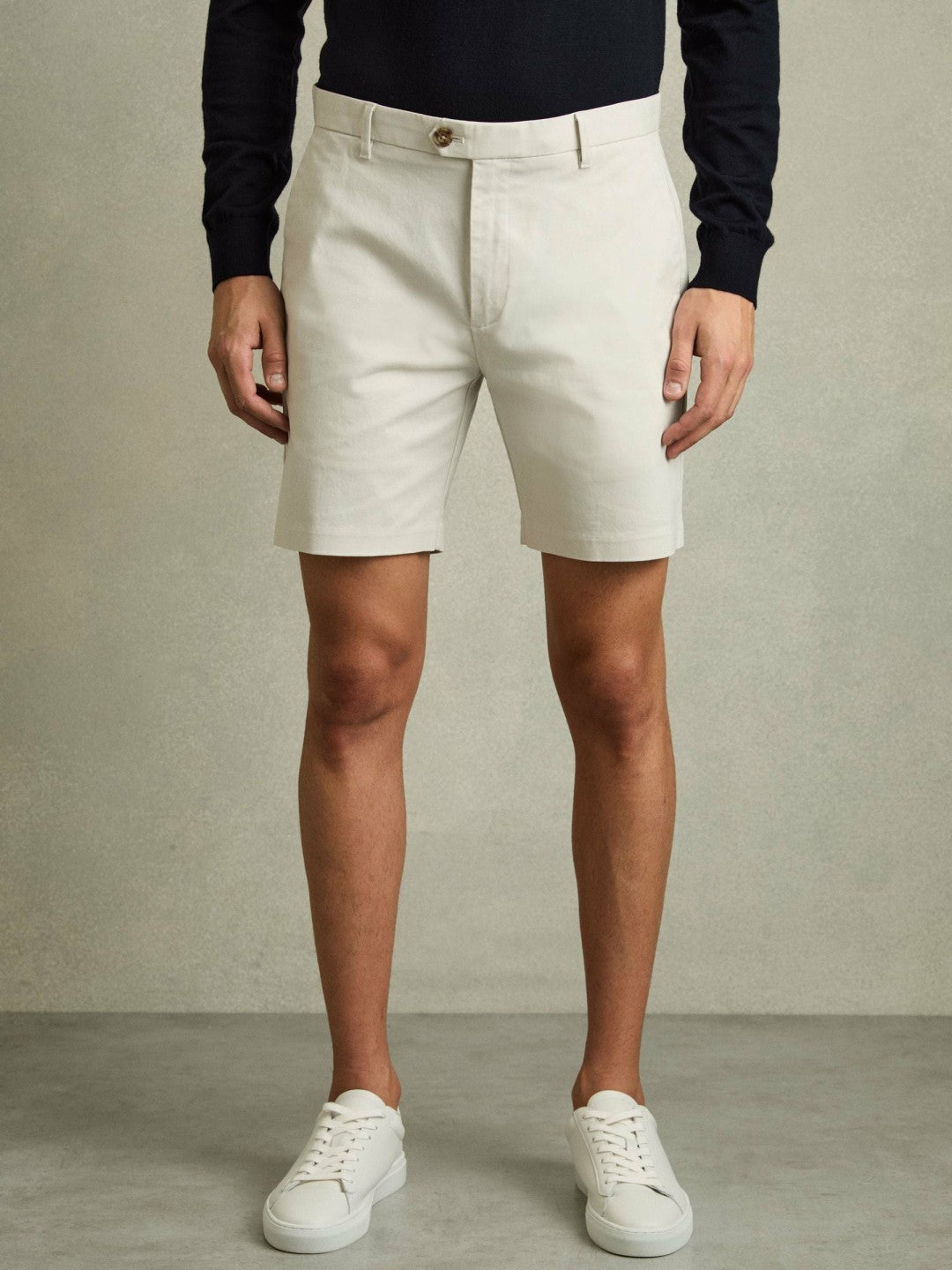Reiss Short Length Casual Chino Shorts in Chalk