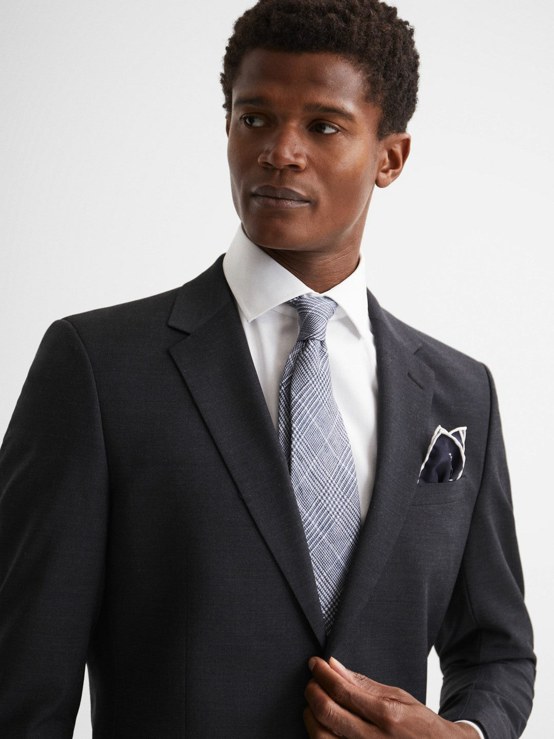 Reiss Plain Silk Pocket Square in Navy