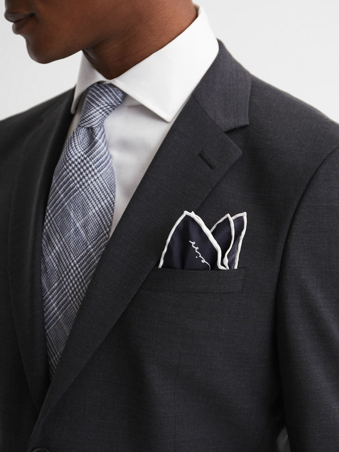 Reiss Plain Silk Pocket Square in Navy