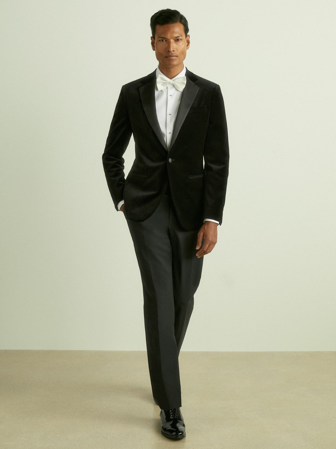 Reiss Velvet Single Breasted Slim Fit Jacket in Black