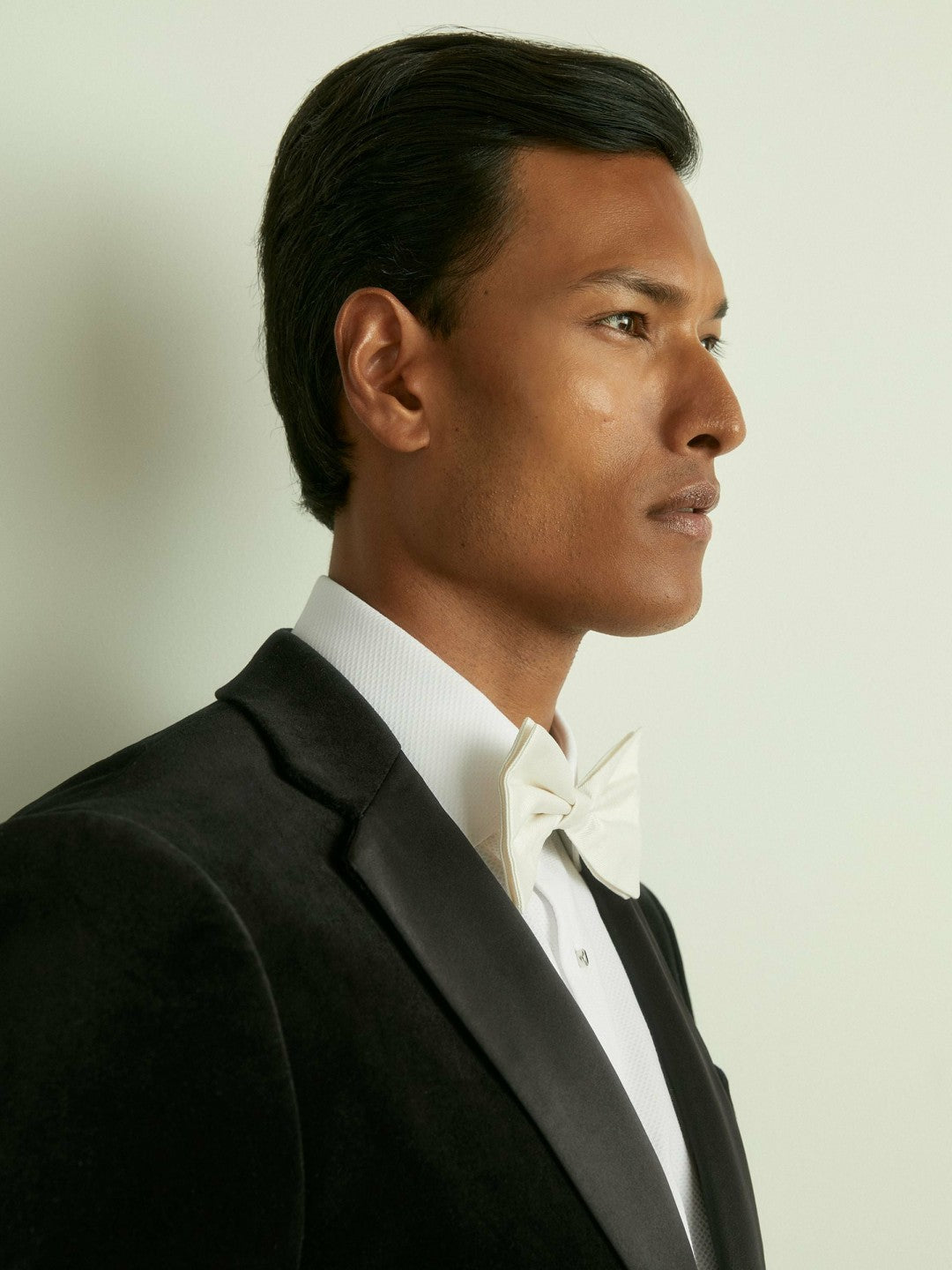 Reiss Velvet Single Breasted Slim Fit Jacket in Black