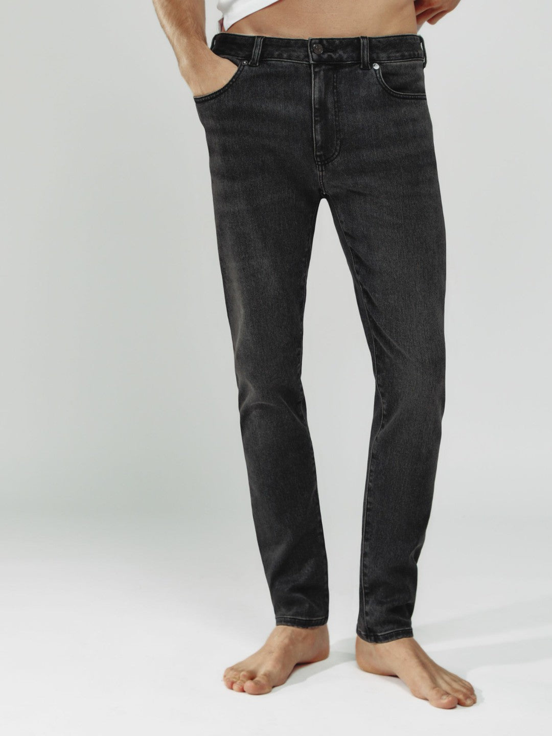 Reiss Tapered Slim-Fit Jeans in Washed Black