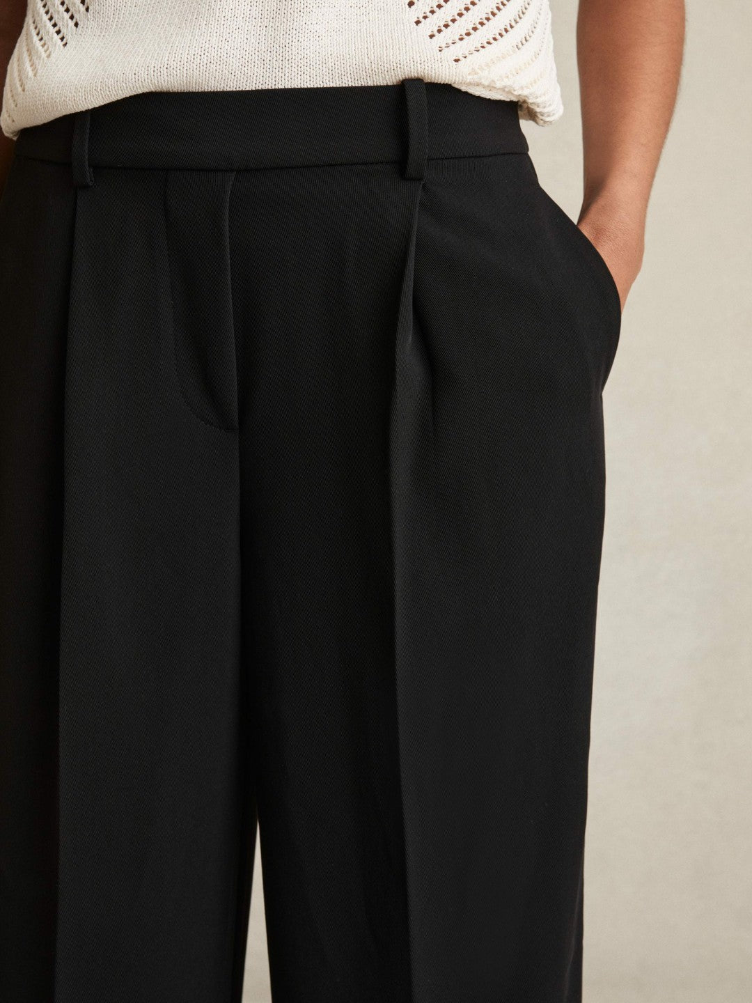 Reiss Petite Elasticated-Waist Wide-Leg Twill Trousers in Black