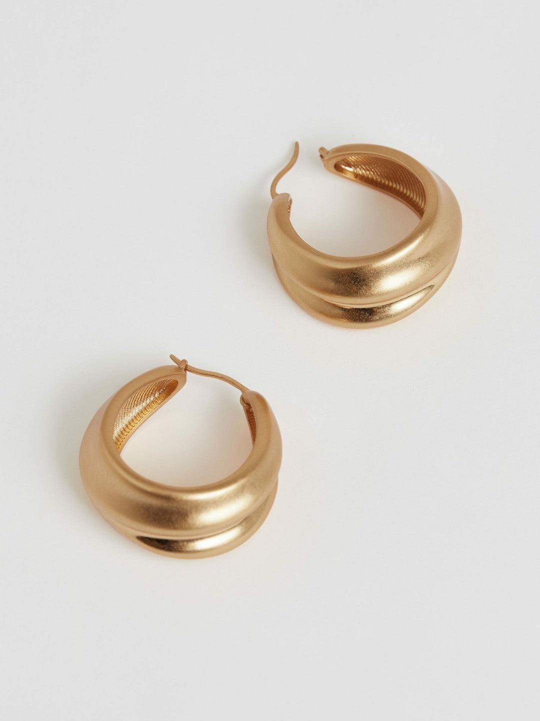Reiss Sculptural Hoop Earrings in Gold Tone