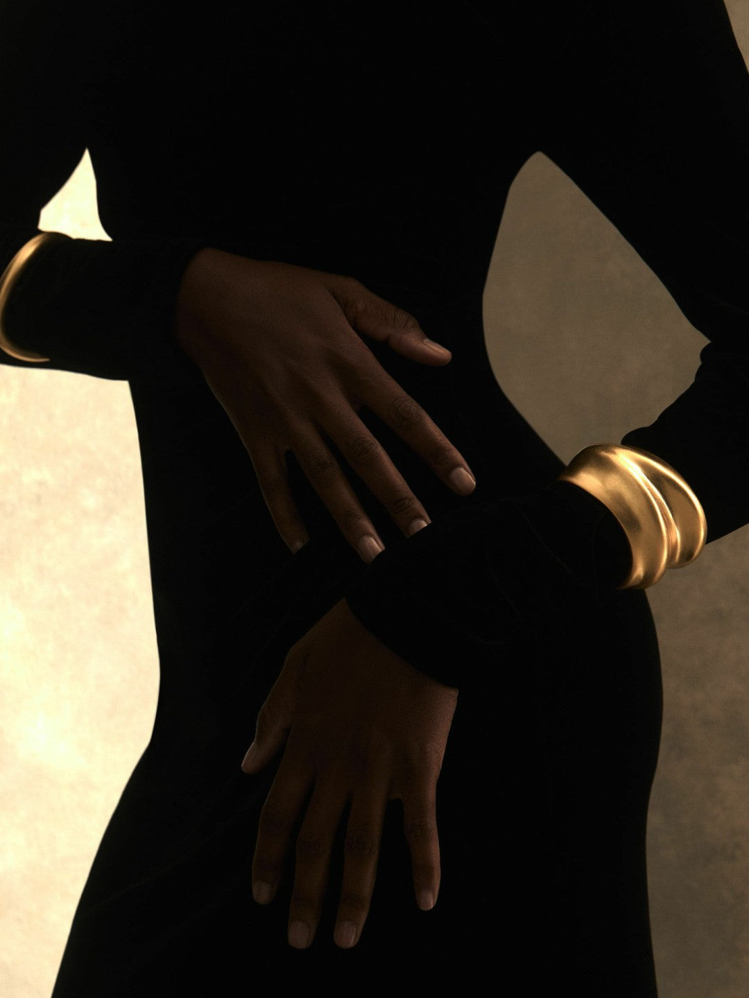 Reiss Sculptural Cuff in Gold Tone