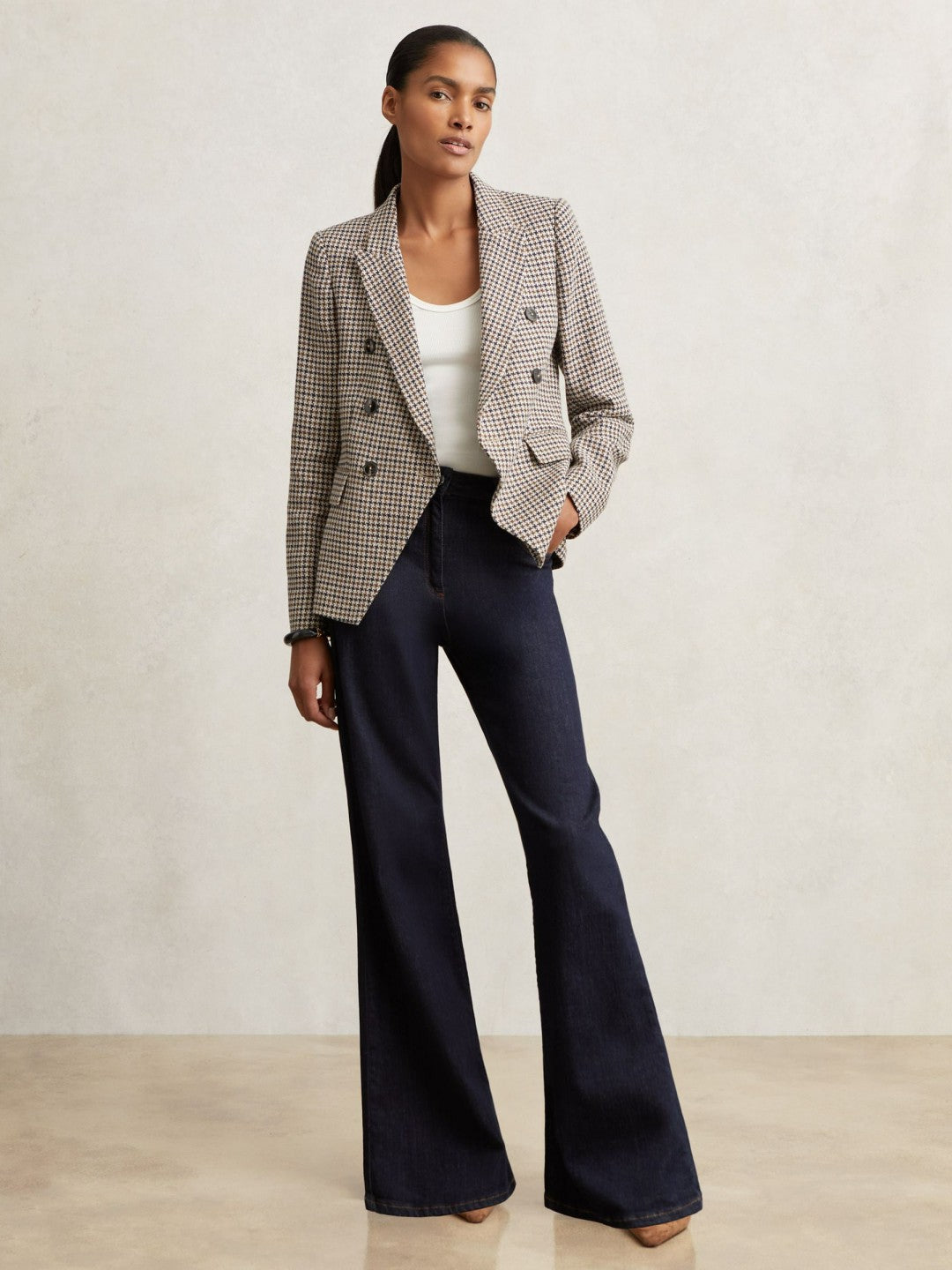 Reiss Petite Cotton-Linen Double-Breasted Houndstooth-Check Blazer in Navy Neutral Check