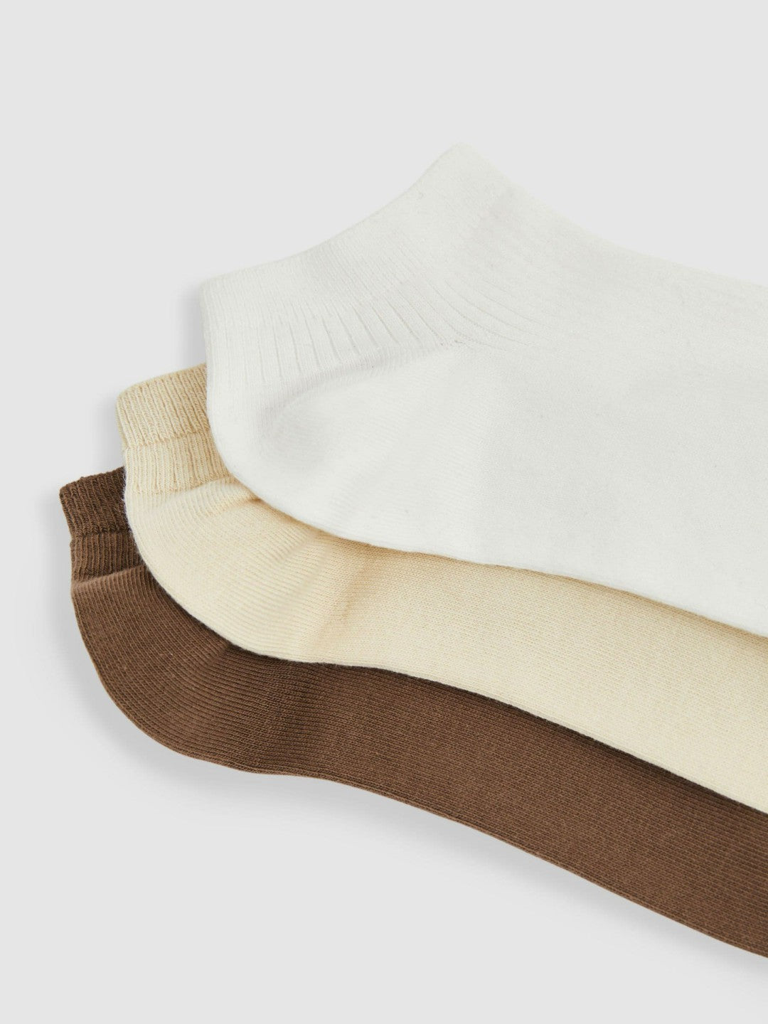 Reiss 3 Pack of Trainer Socks in Chocolate/White