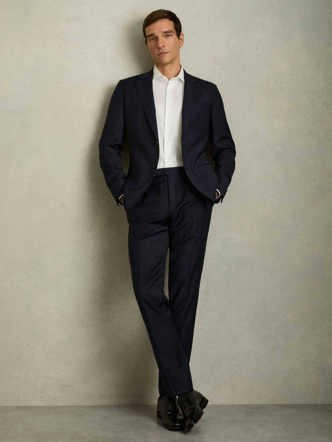Reiss Slim-Fit Wool-Blend Textured Tailored Trousers in Navy