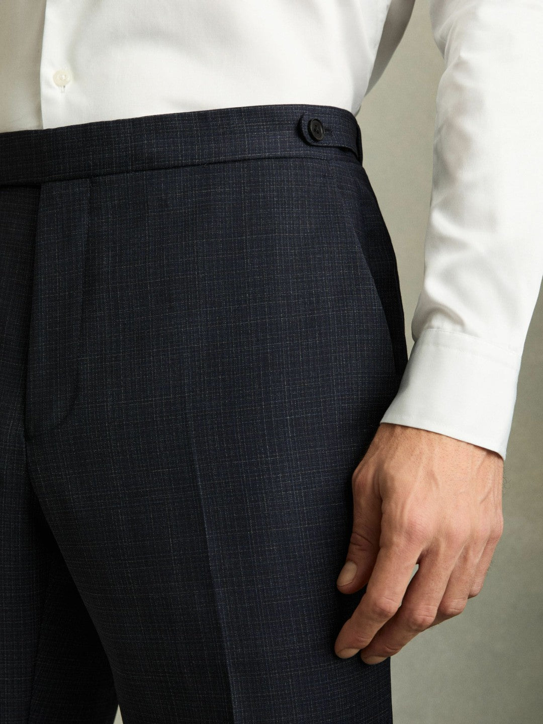 Reiss Slim-Fit Wool-Blend Textured Tailored Trousers in Navy