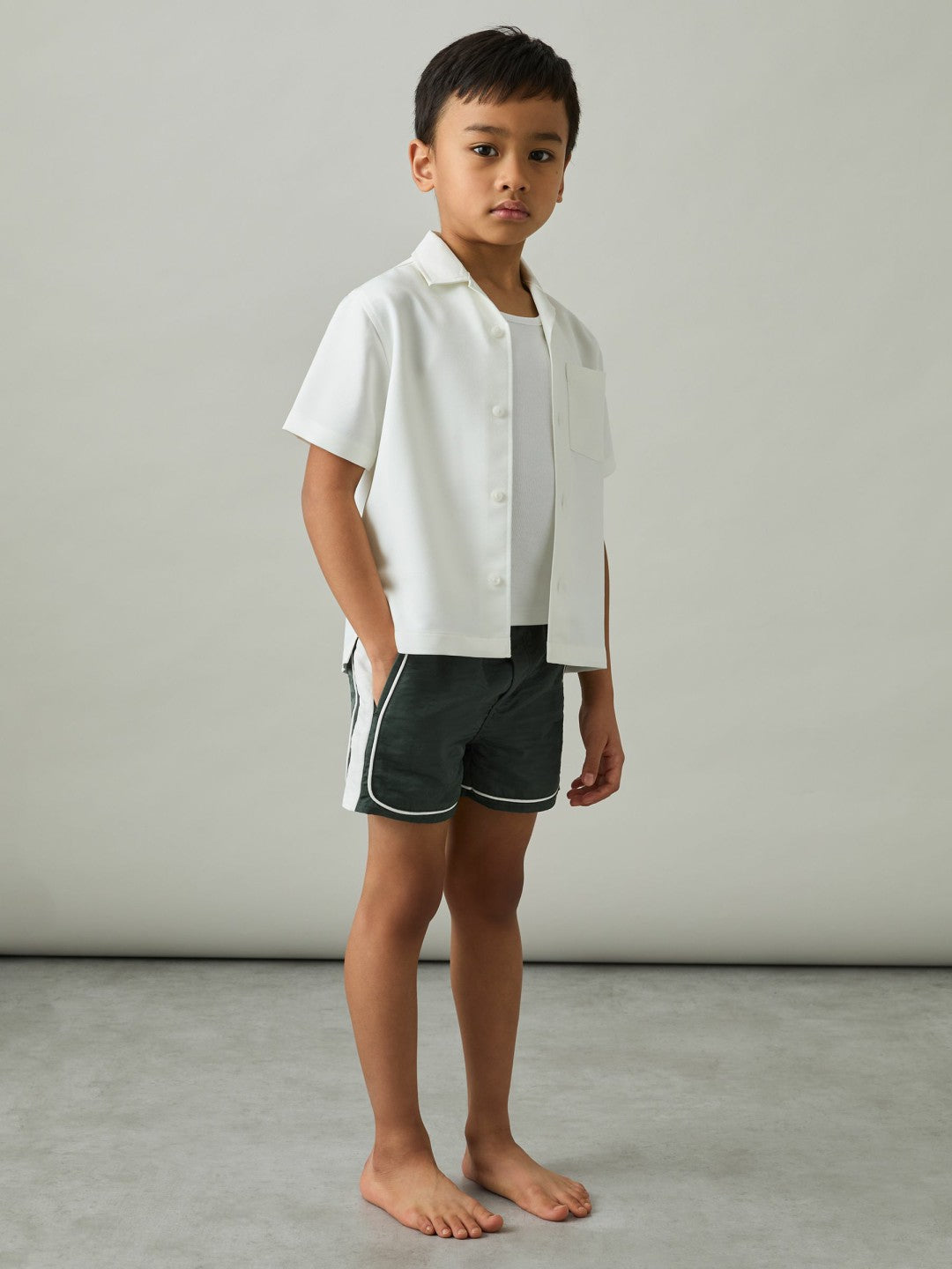 Reiss 3-9 yrs Colour-Block Piped Swim Shorts in Green/White