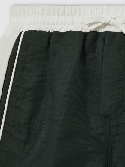 Reiss 3-9 yrs Colour-Block Piped Swim Shorts in Green/White
