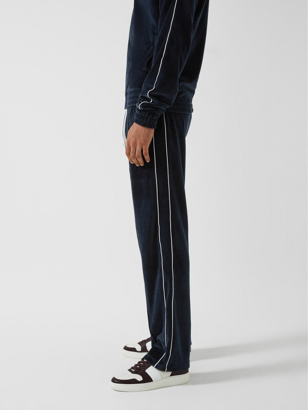 Reiss Velour Jogger With Piping in Navy