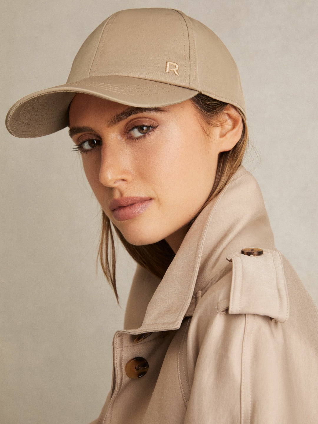Reiss Logo-Embroidered Baseball Cap in Taupe