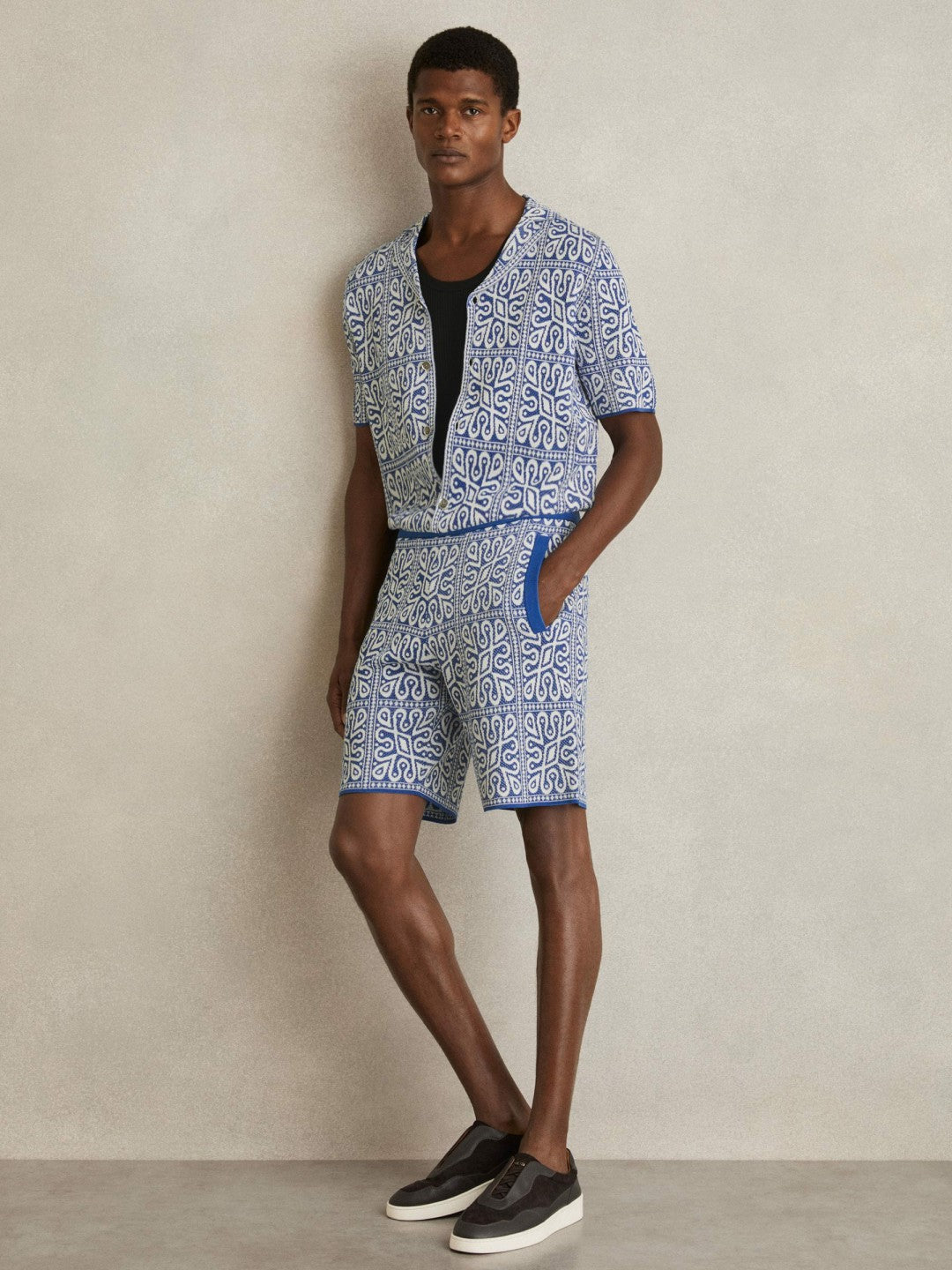 Reiss Tile Pattern Knit Shorts in Blue/White