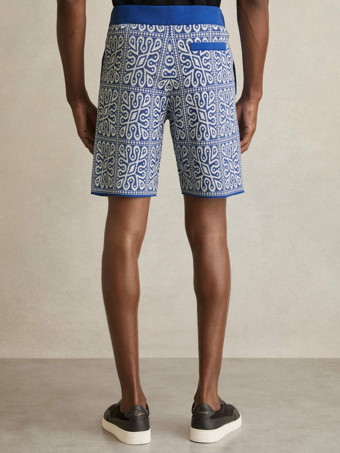 Reiss Tile Pattern Knit Shorts in Blue/White