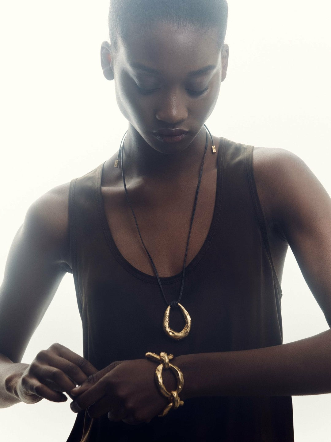 Reiss Molten Link Pendant Necklace in Gold Tone
