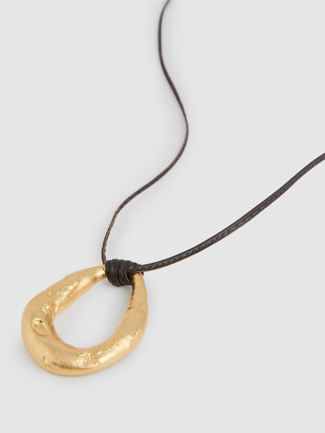 Reiss Molten Link Pendant Necklace in Gold Tone