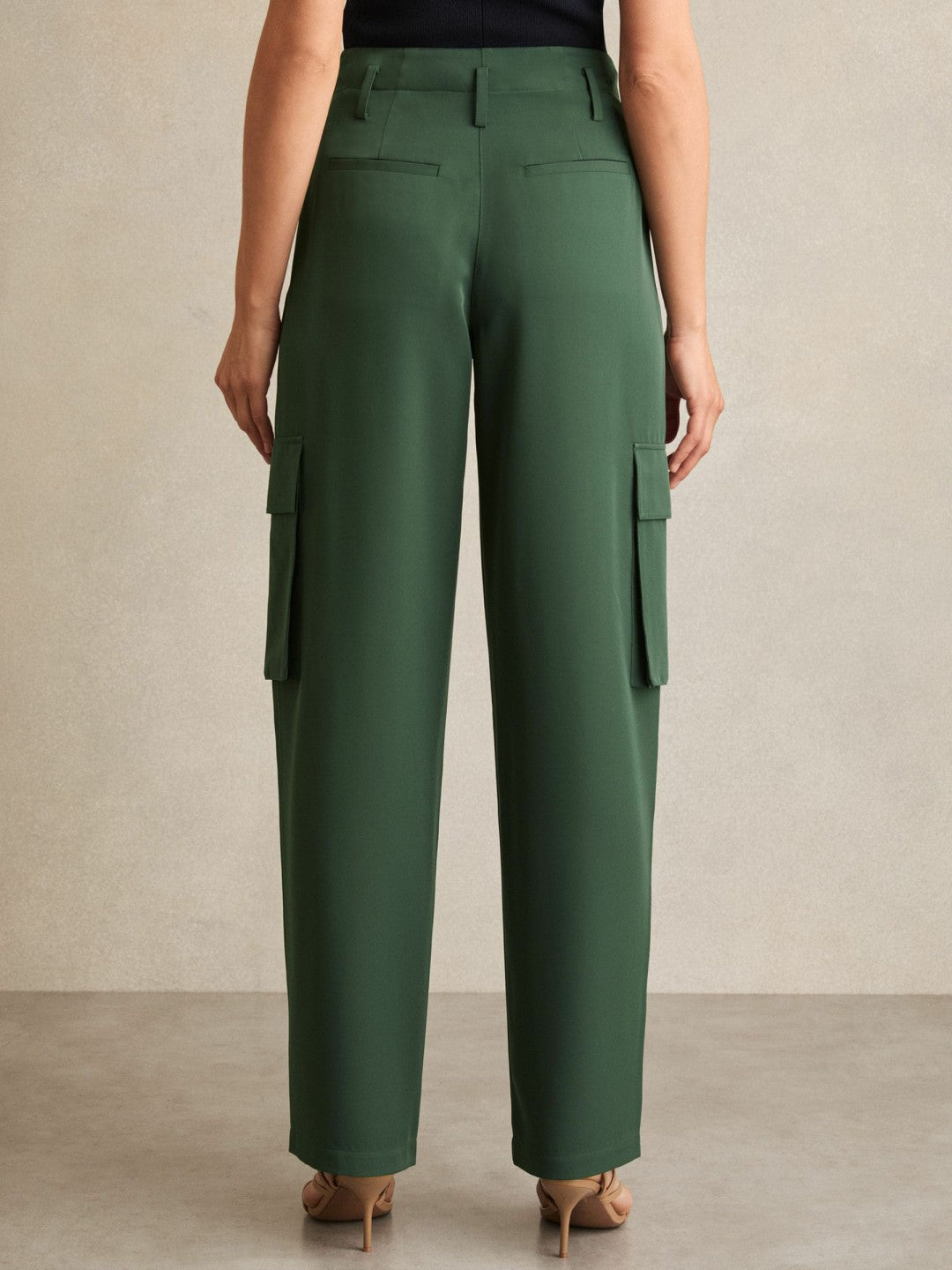 Reiss Wide-Leg Pleated Cargo Trousers in Green