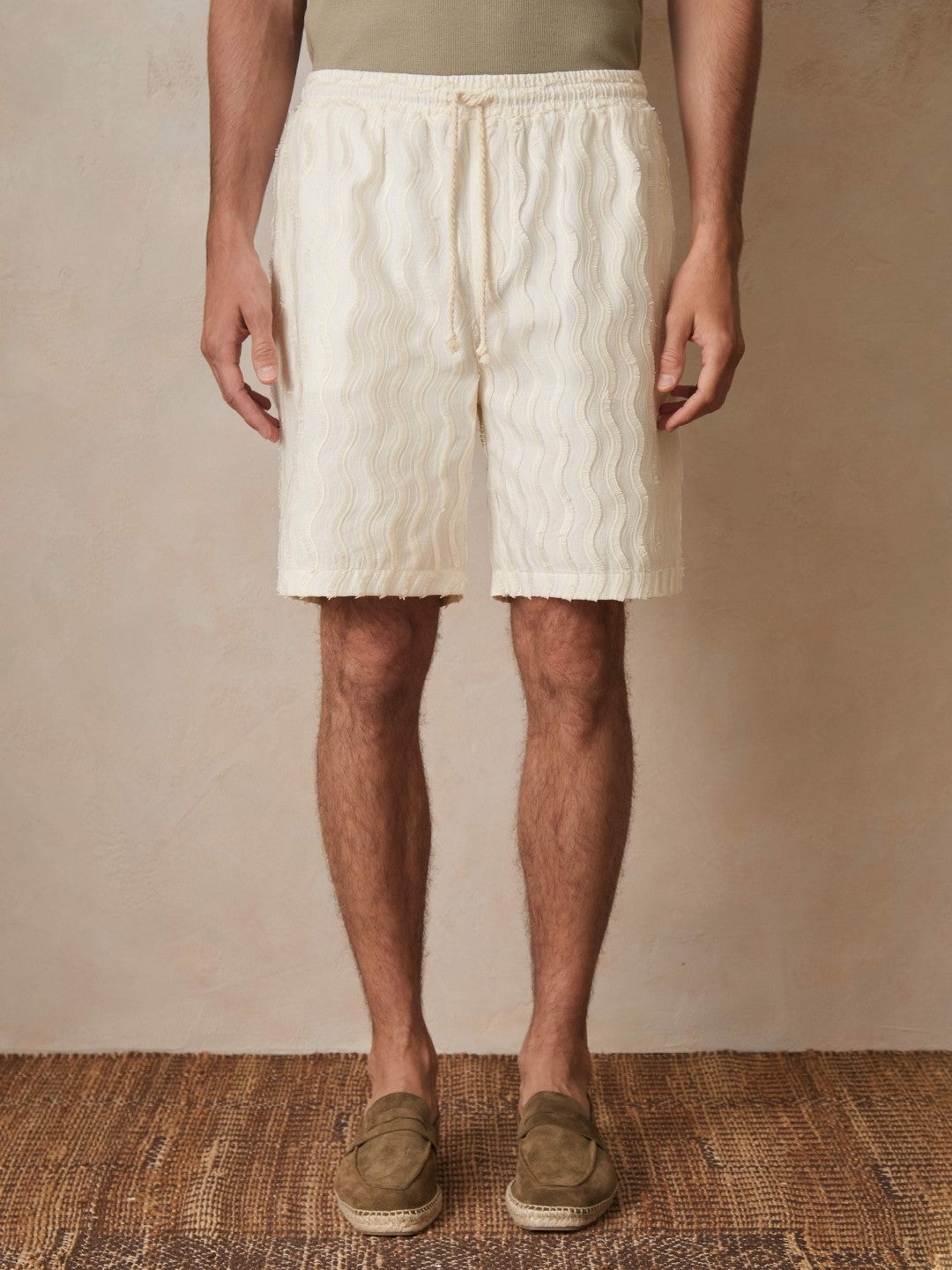 Reiss | Ché Fringed-Wave Shorts in Off White