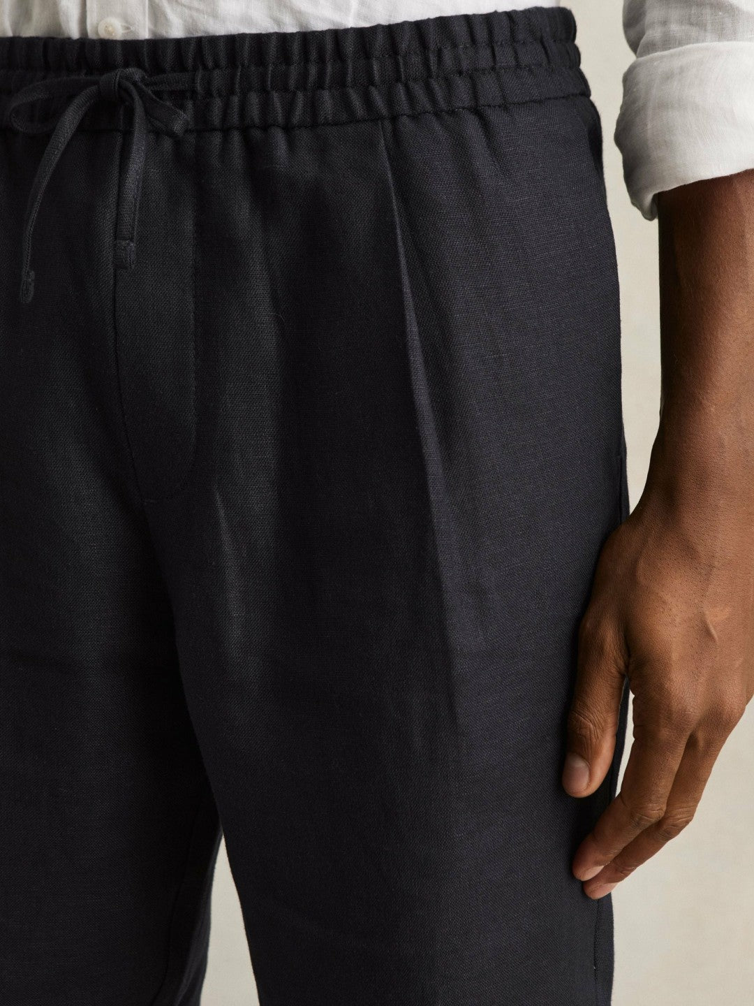 Reiss Linen Drawstring Shorts in Navy