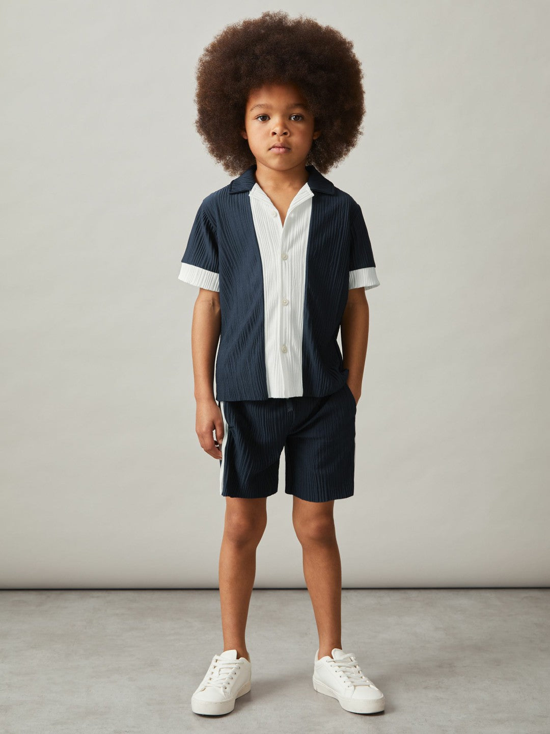 Reiss 3-9 yrs Plissé Colour-Block Shorts in Navy/White