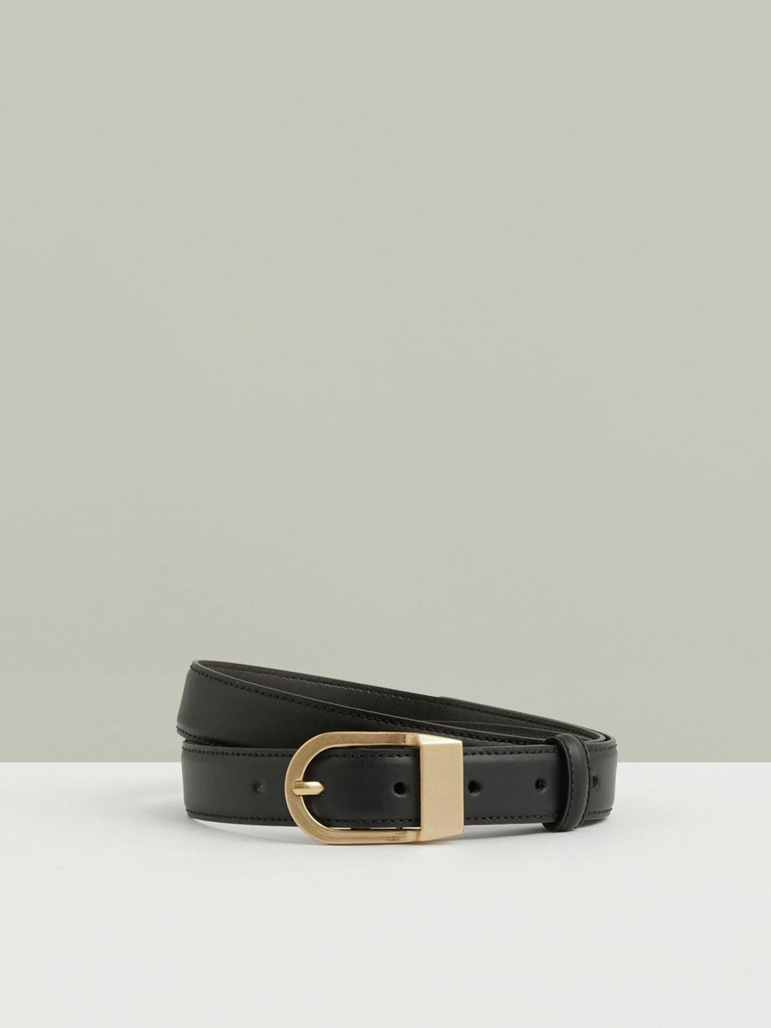 Reiss Leather Curved-Buckle Belt in Black