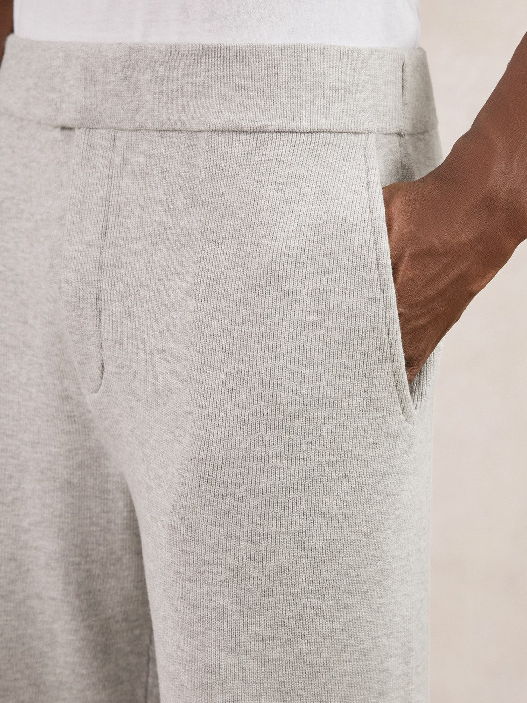 Reiss Tapered Knitted Trousers in Soft Grey
