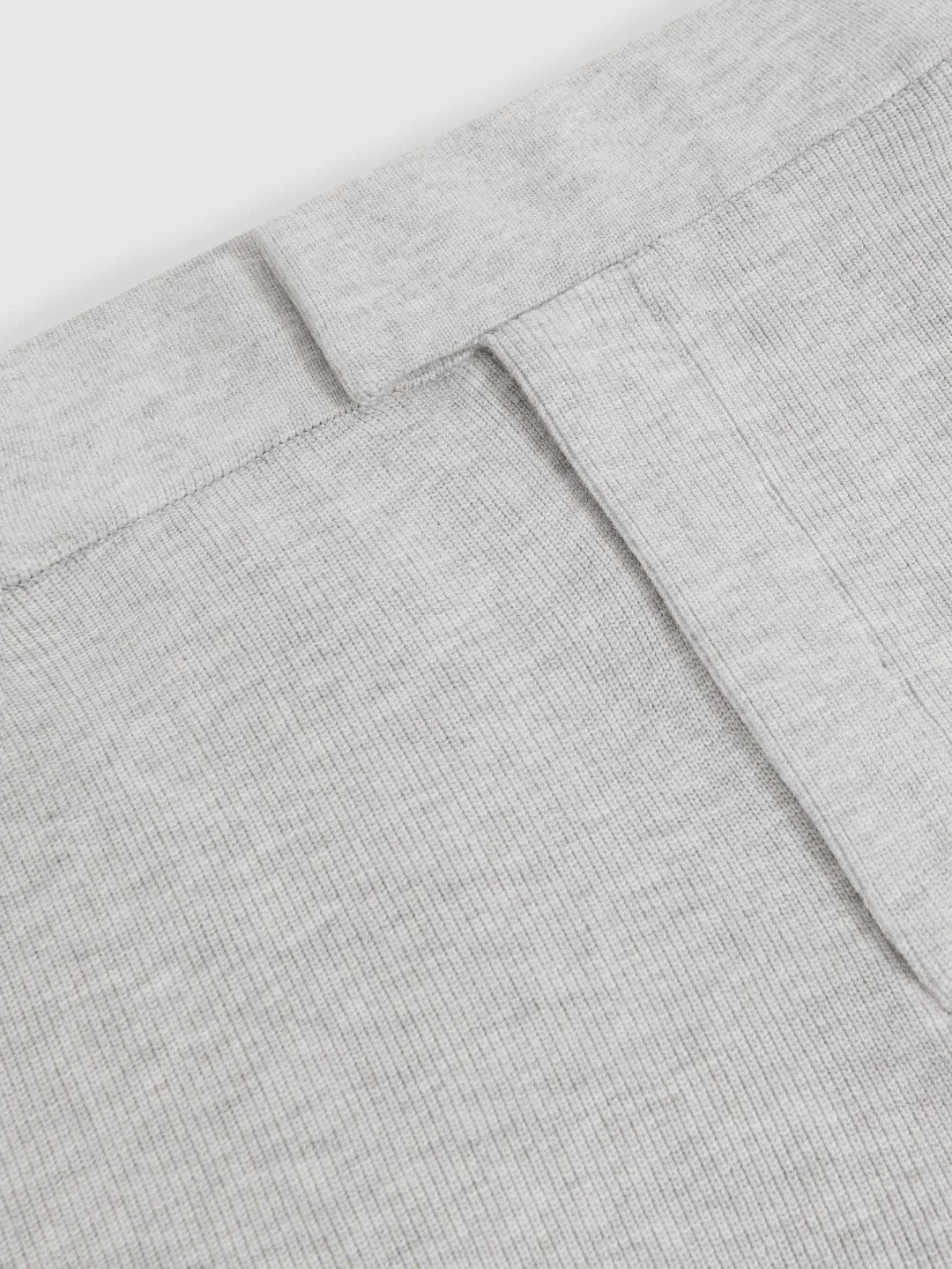 Reiss Tapered Knitted Trousers in Soft Grey
