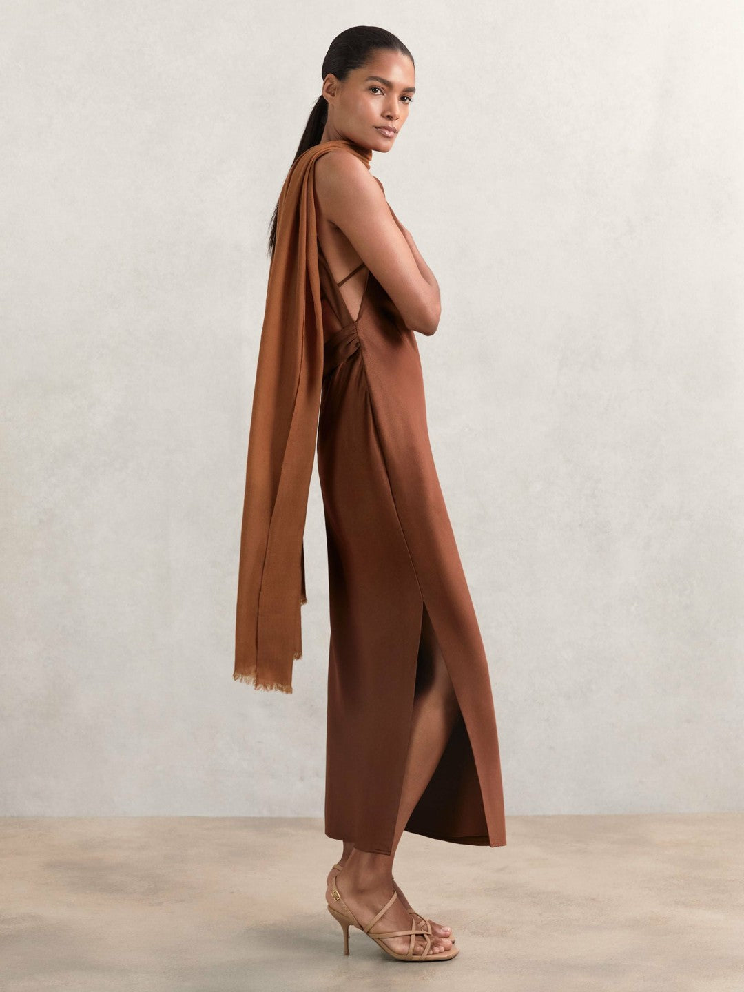 Reiss Wool-Cashmere Lightweight Scarf in Camel