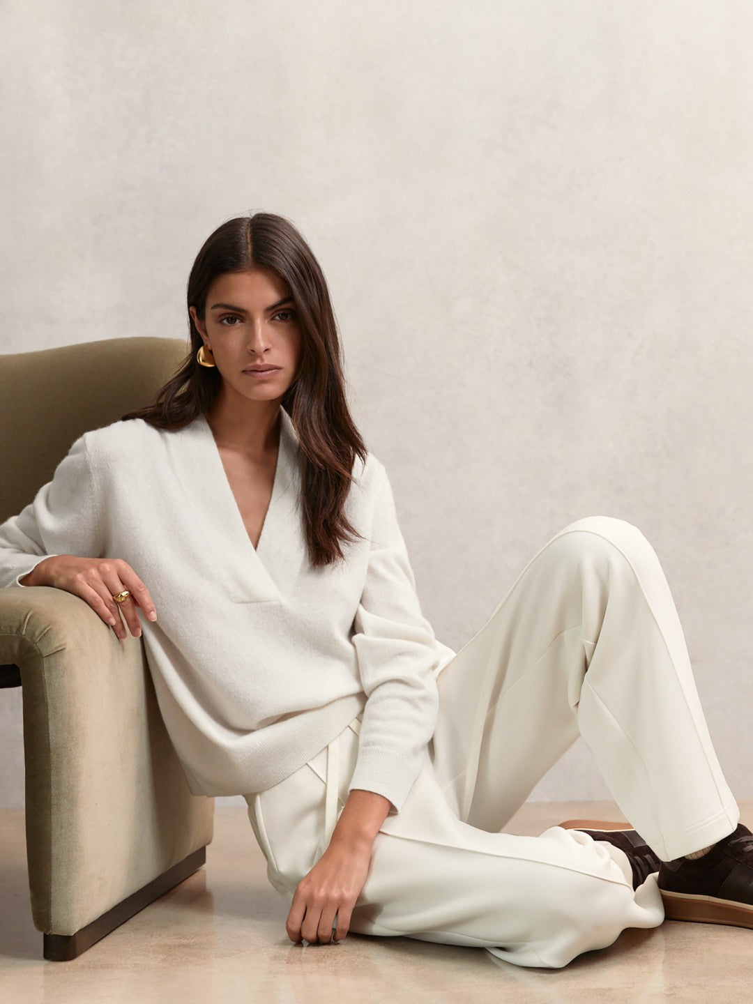 Reiss Cashmere V-Neck Jumper in Cream