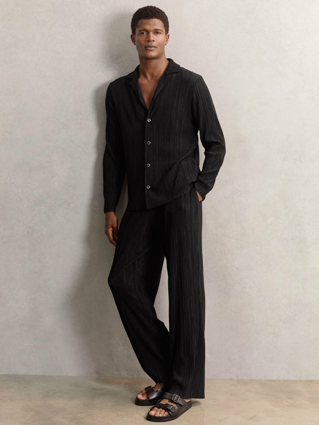 Reiss Plissé Wide Leg Trousers in Black