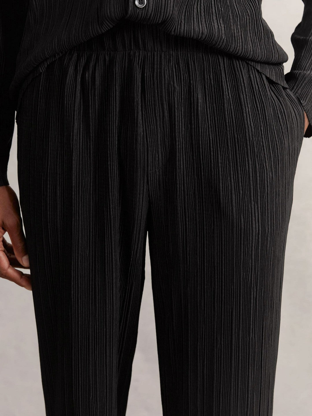 Reiss Plissé Wide Leg Trousers in Black