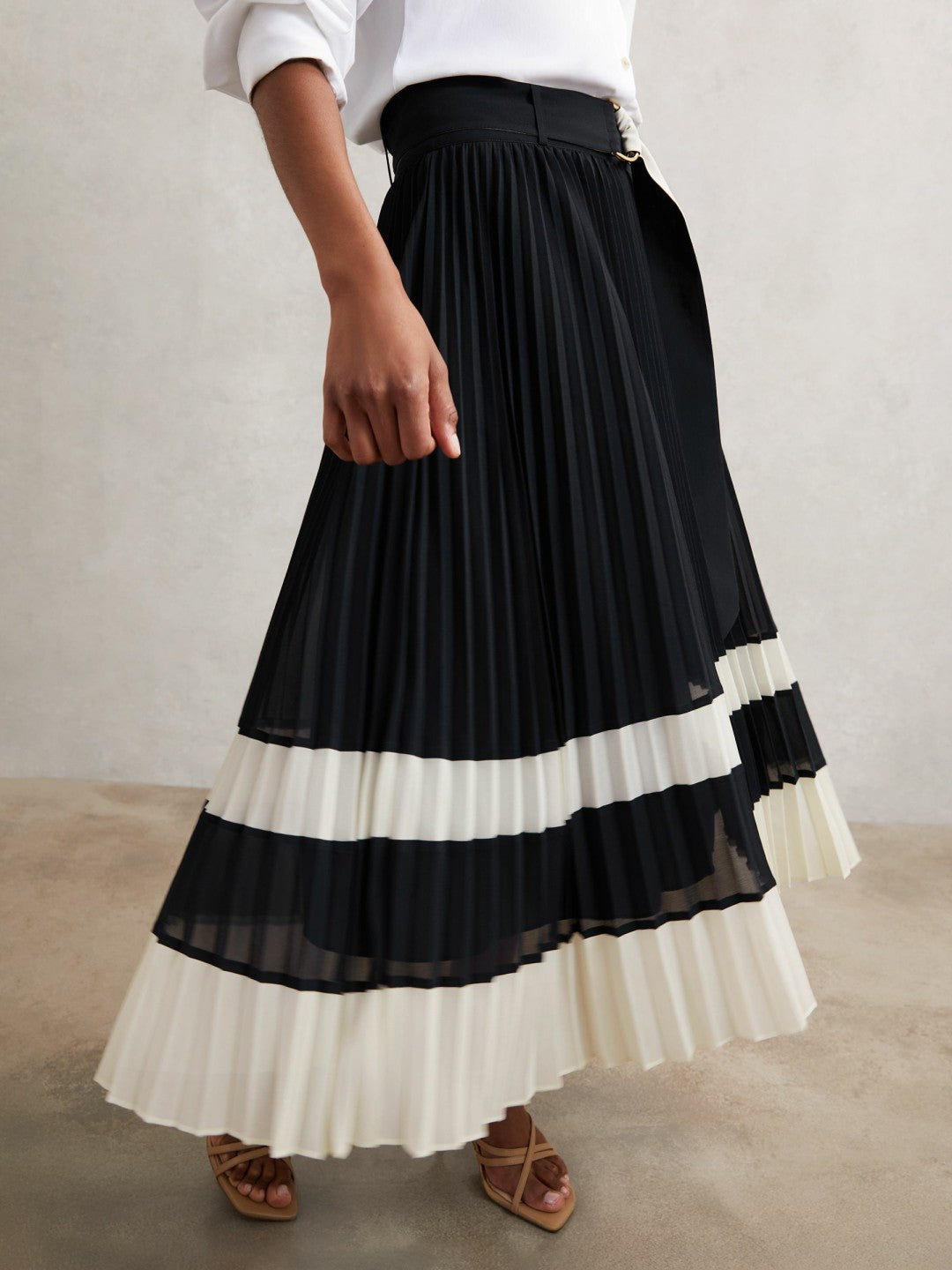 Reiss Belted Pleated Midi Skirt in Navy/Ivory