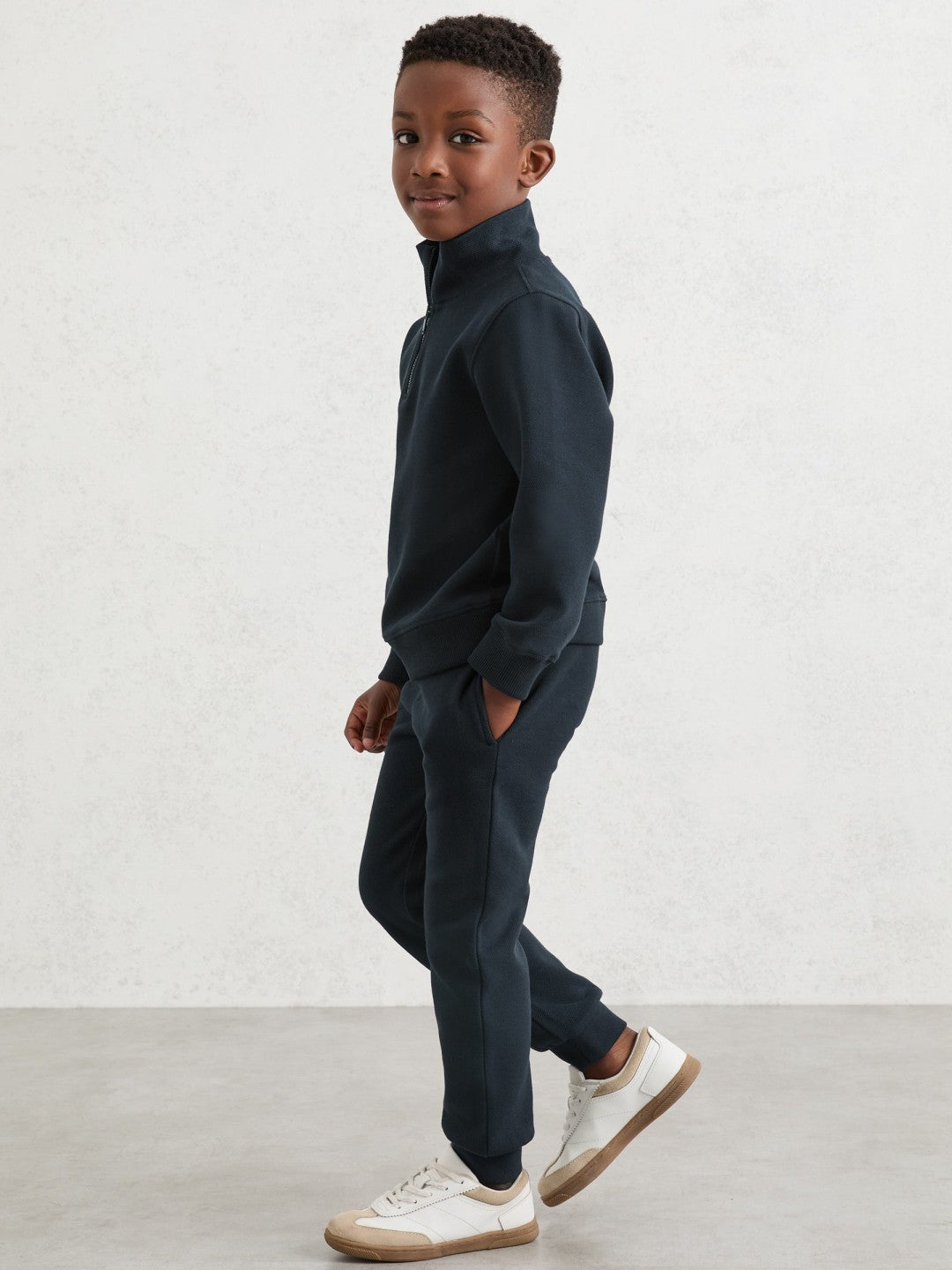 Reiss Cotton-Blend Textured Cuffed Joggers in Navy