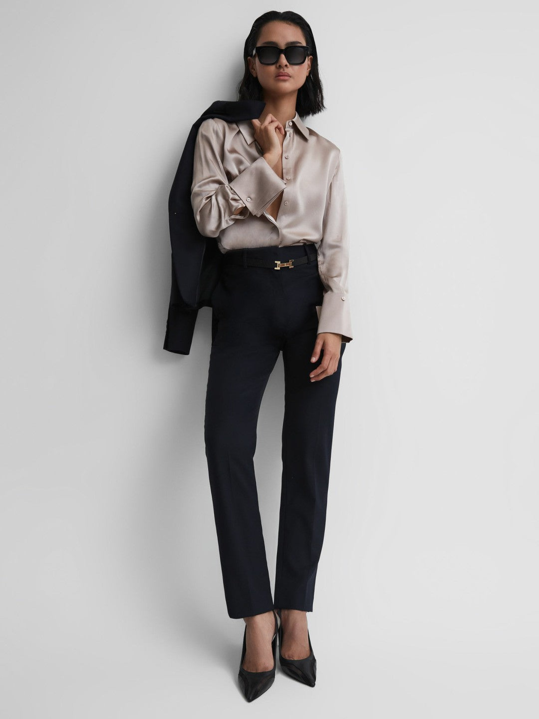 Reiss Wool Blend Tapered Suit Trousers in Navy