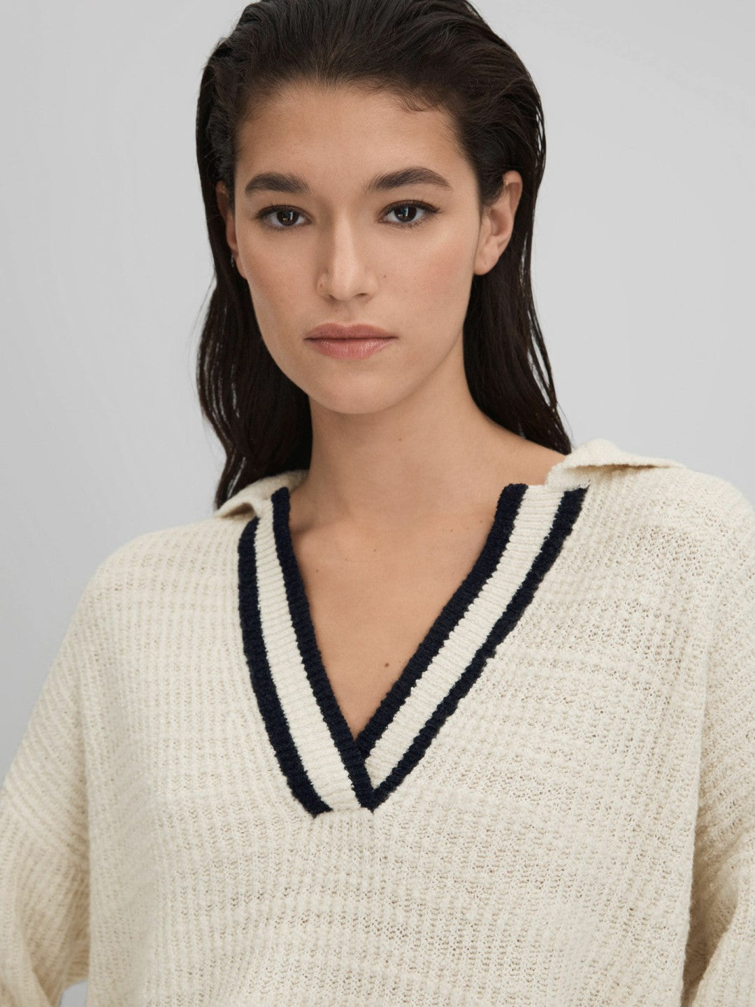 Reiss Wool Blend Open Collar Jumper in Cream/Navy