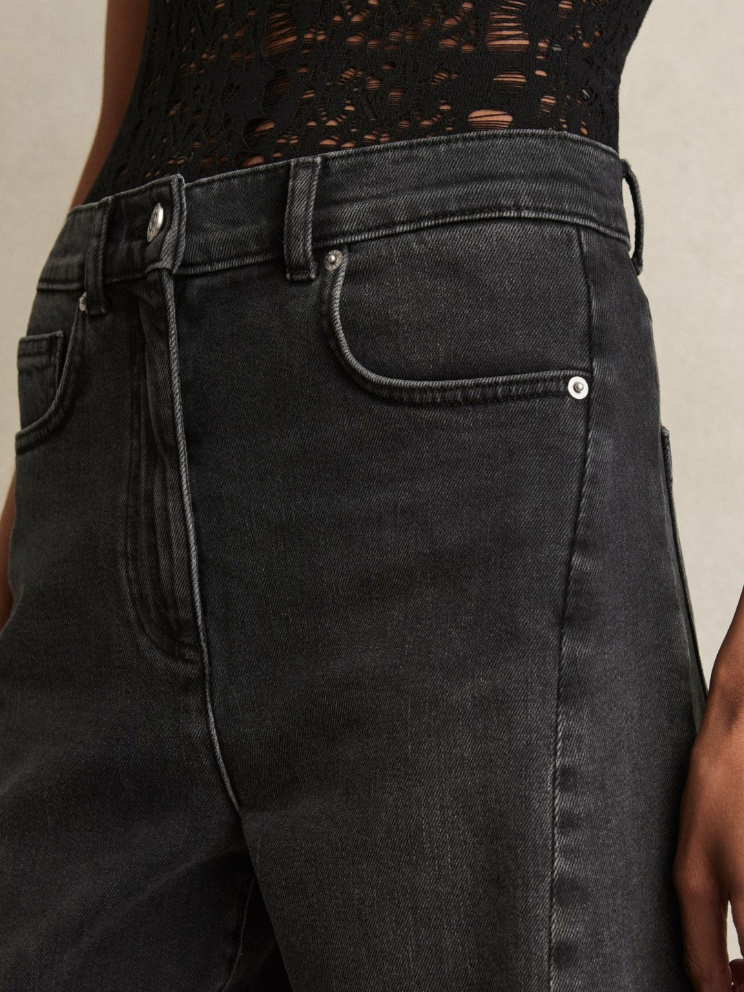 Reiss Petite Barrel-Leg Seam Jeans in Washed Grey