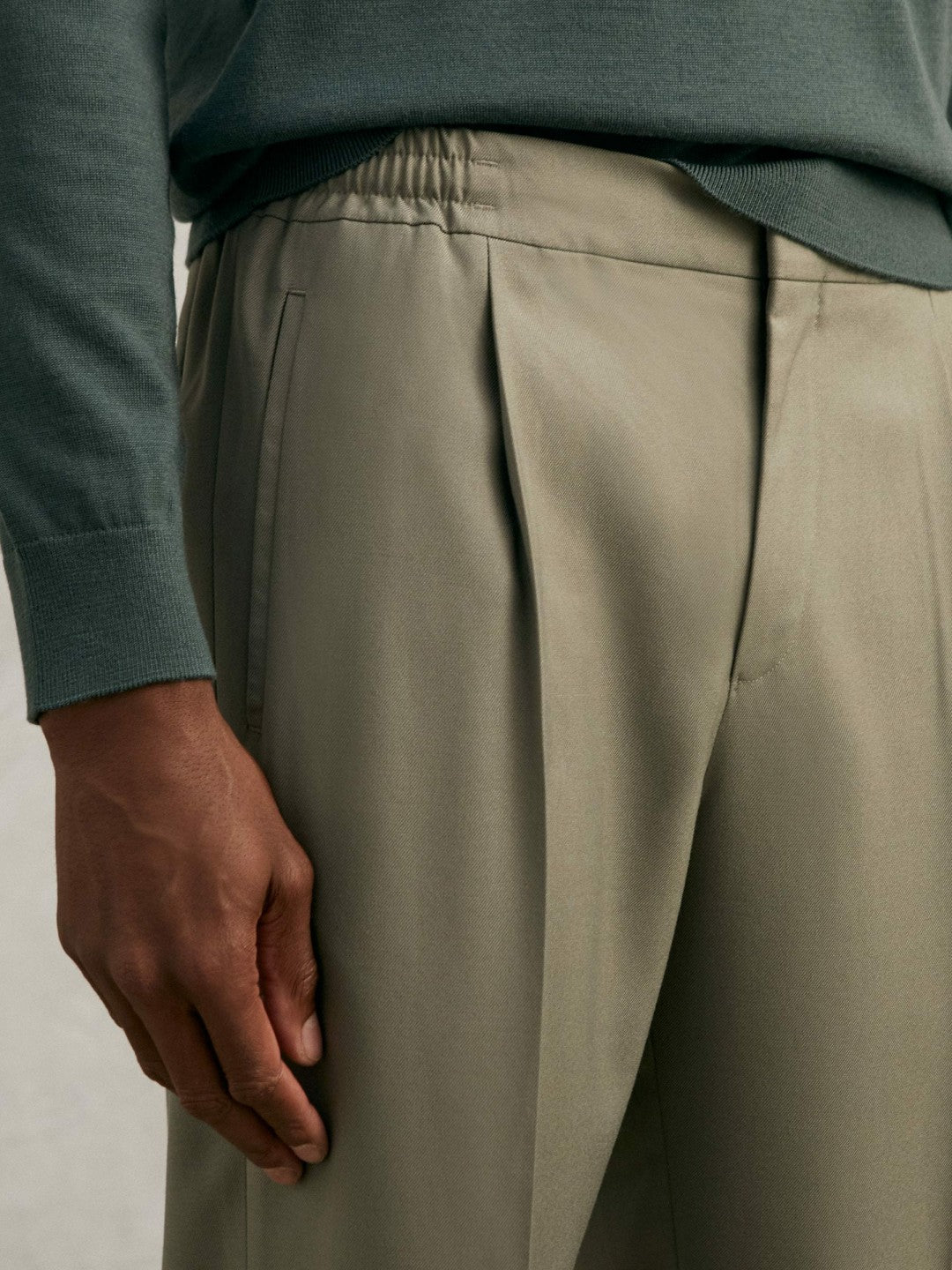 Reiss Relaxed-Fit Pleated Tapered Trousers in Sage