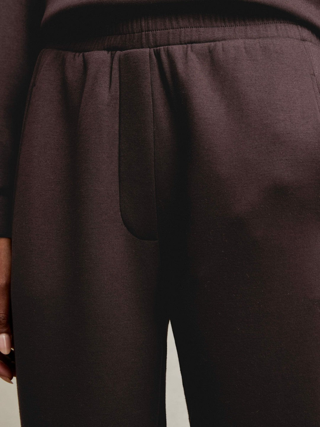 Reiss Tapered Elasticated-Waist Joggers in Plum