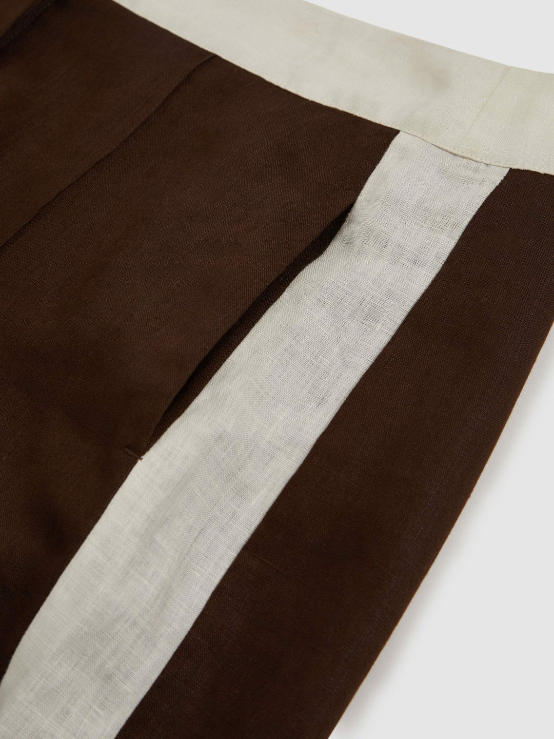 Reiss Linen Colourblock Shorts in Chocolate/Cream