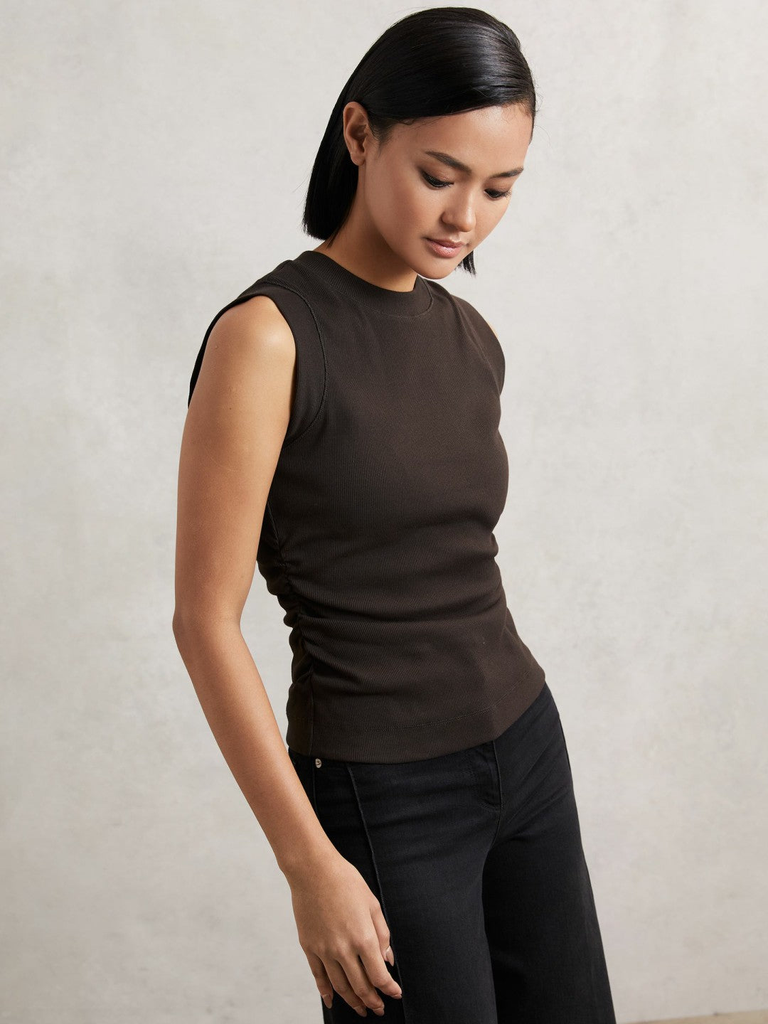 Reiss Ribbed Ruched Waist Vest in Chocolate