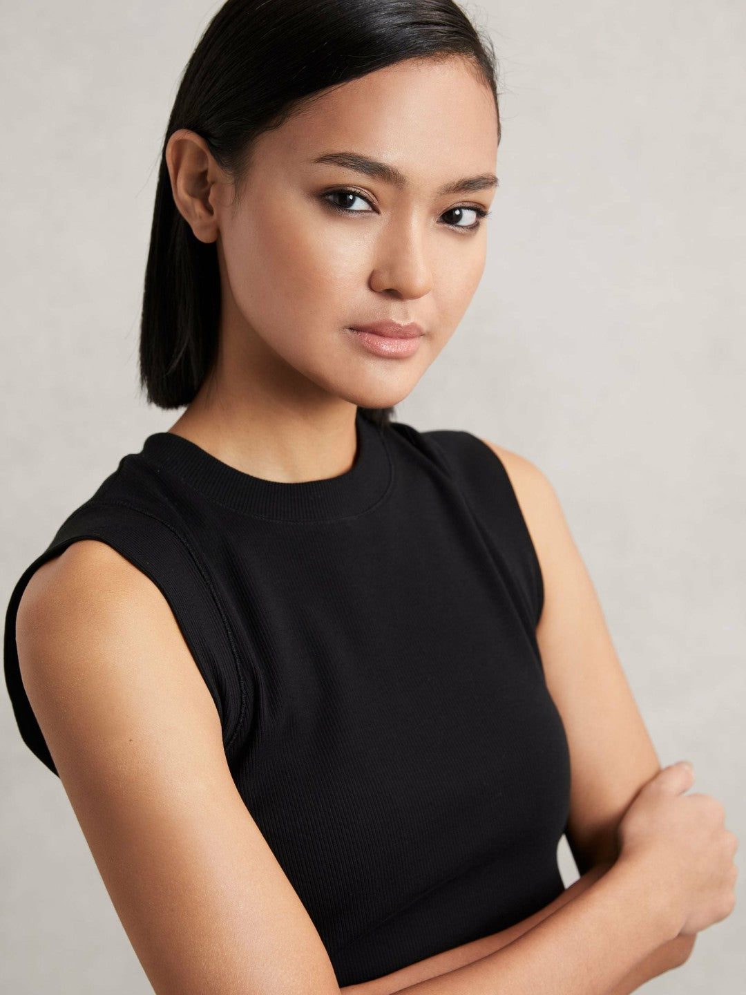 Reiss Ribbed Ruched Waist Vest in Black