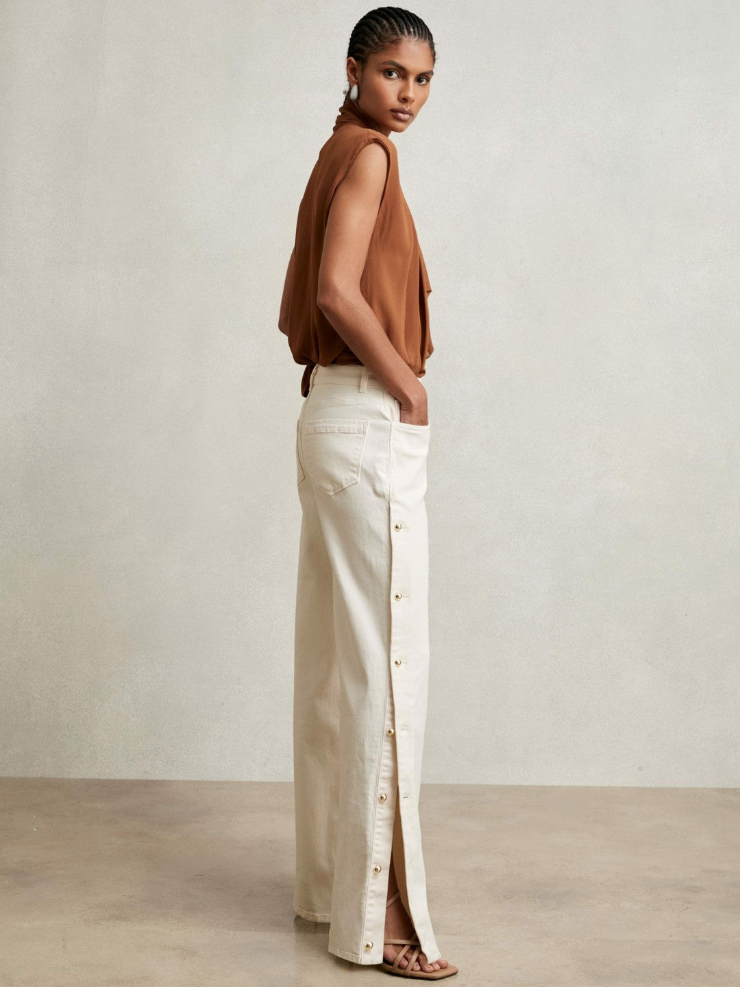 Reiss Petite Side Button Wide Leg Jeans in Cream